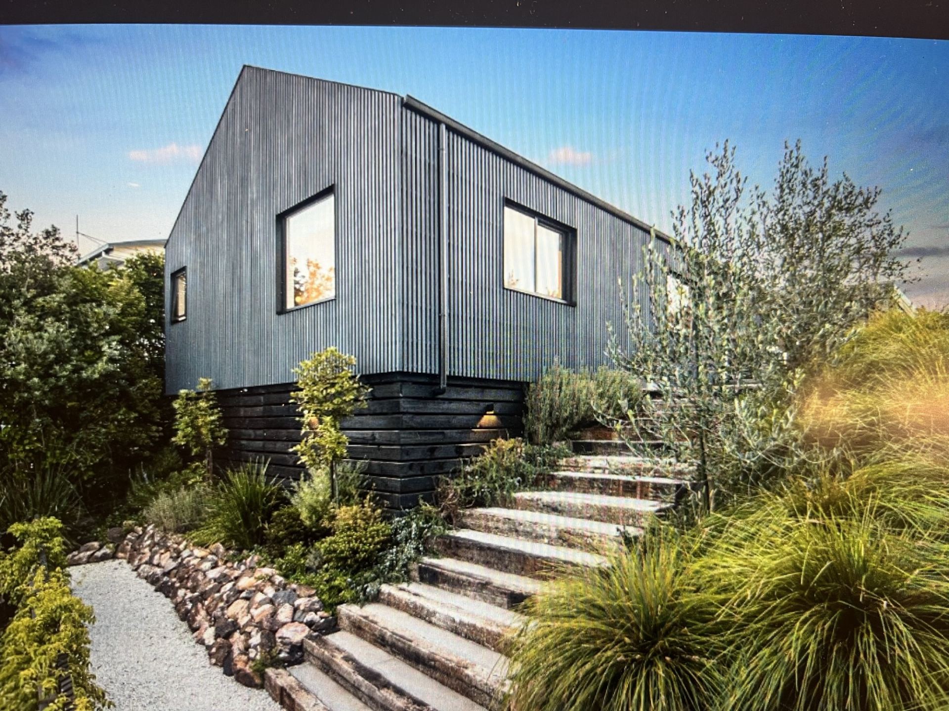 Lush Waiheke Island garden — Life Gardening